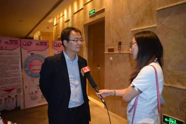 7月30日，《如何用投資人的眼光打造企業(yè)》高峰會暨邦盟匯駿與多多爽上市合作簽約儀式圓滿成功！